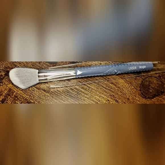 LARUCE BEAUTYCheek & Eyes Brush Set in Denim Blue - Picture 12 of 16